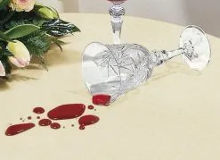 Dezente Tisch- Und Raumdekoration In Marmor-Optik Mit Fleckschutz