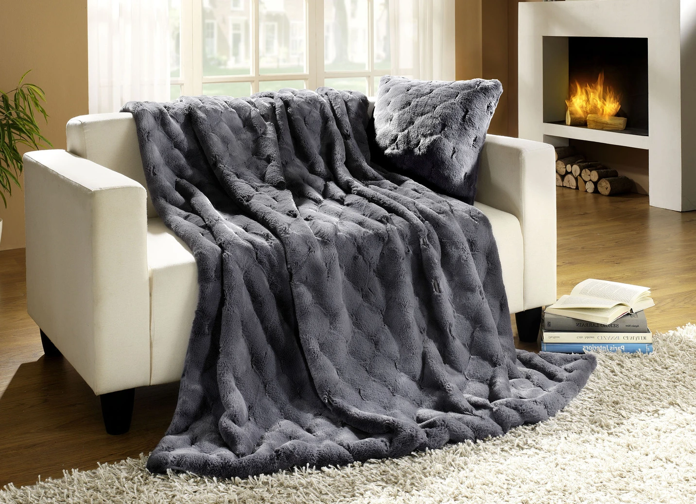 Felldecken Und Kissen Aus Natürlich Wirkendem Webpelz-Fellimitat 5 Felldecken Und Kissen Aus Natürlich Wirkendem Webpelz-Fellimitat – Bild 3