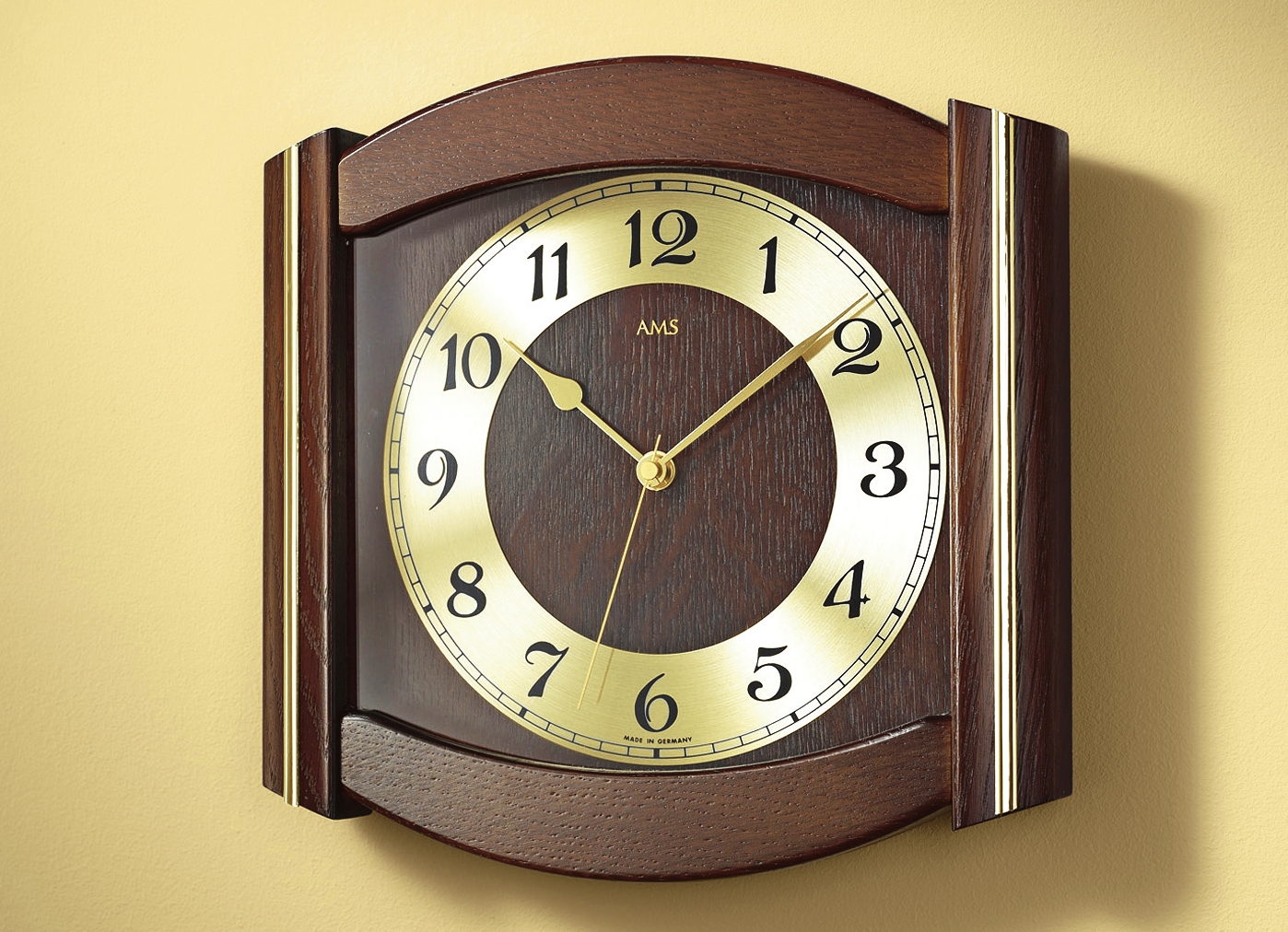 Funk-Wanduhr Aus Massivem Holz In Verschiedenen Farben 4 Funk-Wanduhr Aus Massivem Holz In Verschiedenen Farben – Bild 2