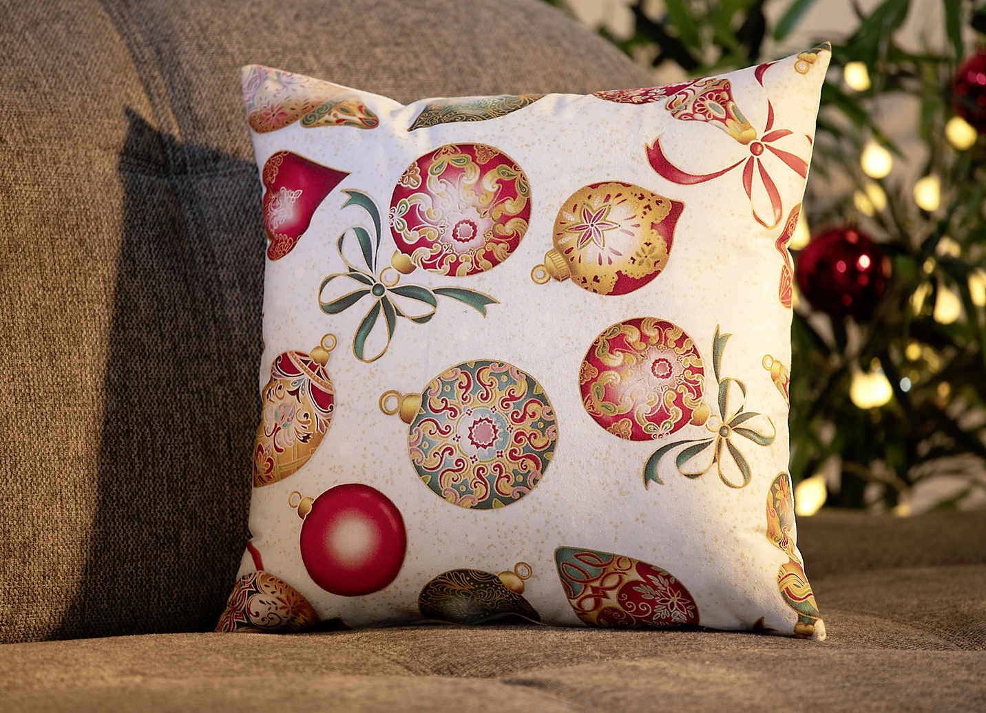 Kissenbezug Mit Weihnachtskugeln-Motiven 3 Kissenbezug Mit Weihnachtskugeln-Motiven