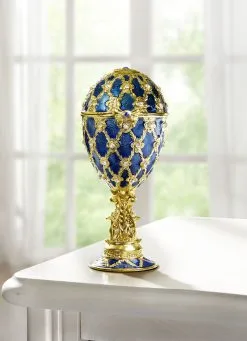 Spieluhr Mit Goldfarbenen Verzierungen Von Hand Bemalt