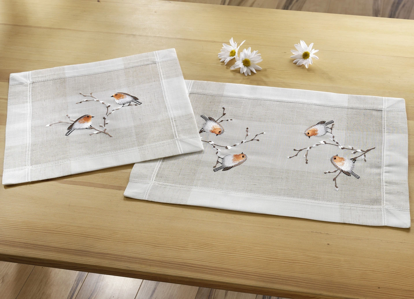 Tisch- Und Raumdekoration Mit Rotkehlchen-Motiv 5 Tisch- Und Raumdekoration Mit Rotkehlchen-Motiv – Bild 3