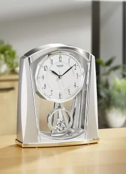 Tischuhr Aus Kunstmaterial