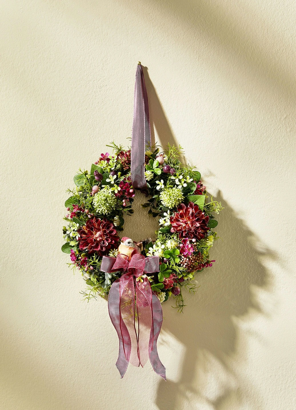 Wandkranz Mit Dahlien, Allium Und Kleinen Blüten 3 Wandkranz Mit Dahlien, Allium Und Kleinen Blüten