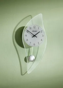 Wanduhr Mit Arabischen Ziffern